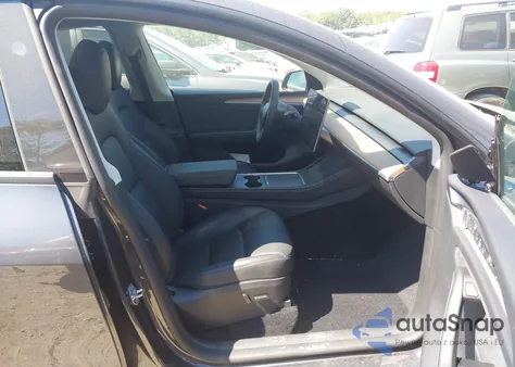 2025 Tesla Model Y Performance Dual Motor All-Wheel Drive from USA, damaged, VIN 7SAYGDEF7SA371602